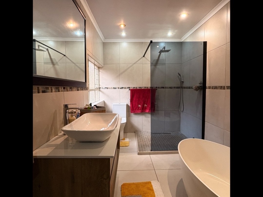 3 Bedroom Property for Sale in La Hoff North West
